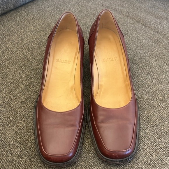 Bally Flory Brown Block Heel Leather Square Toe Vintage Pumps Size US 7.5 EU 38 - Picture 2 of 13